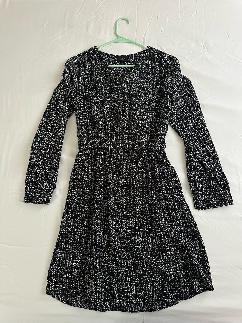 Mossimo Black & White Patterned Long Sleeve Dress with Belt